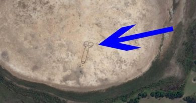 Australia has a penis drawing that can be seen from space