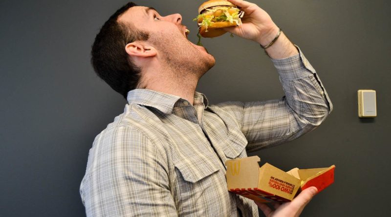 Here's what happens to your body in an hour after you eat a Big Mac